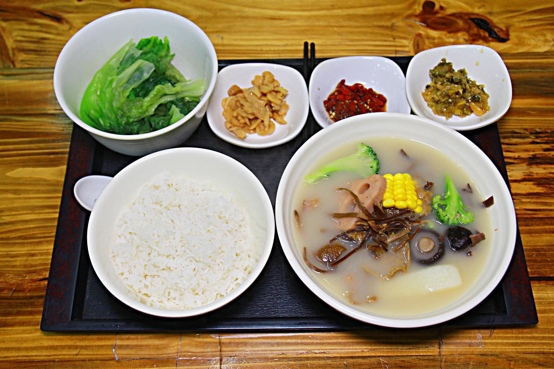 八珍素膳館